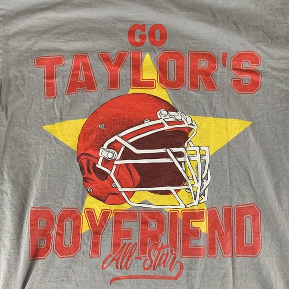 Port & Company Adult Large “Go Taylor’s Boyfriend” Tee - Picture 4 of 6